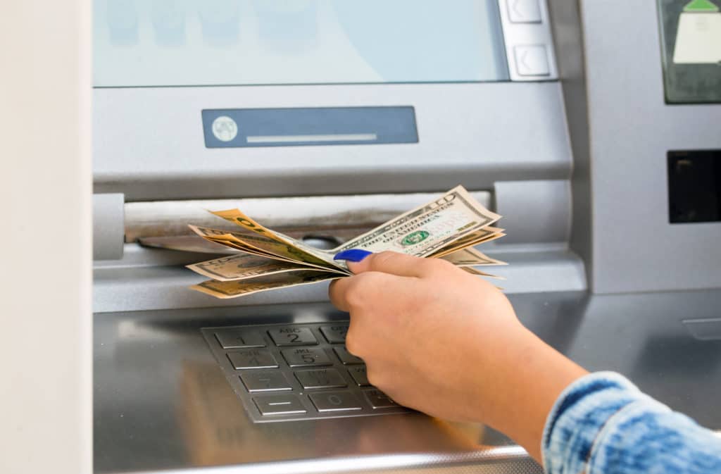 kako uplatiti novce na bankomatu vodič korak po korak